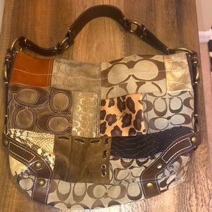 ⭐️ COACH ⭐️ Vintage Patchwork shoulder bag with distressed gold finishes